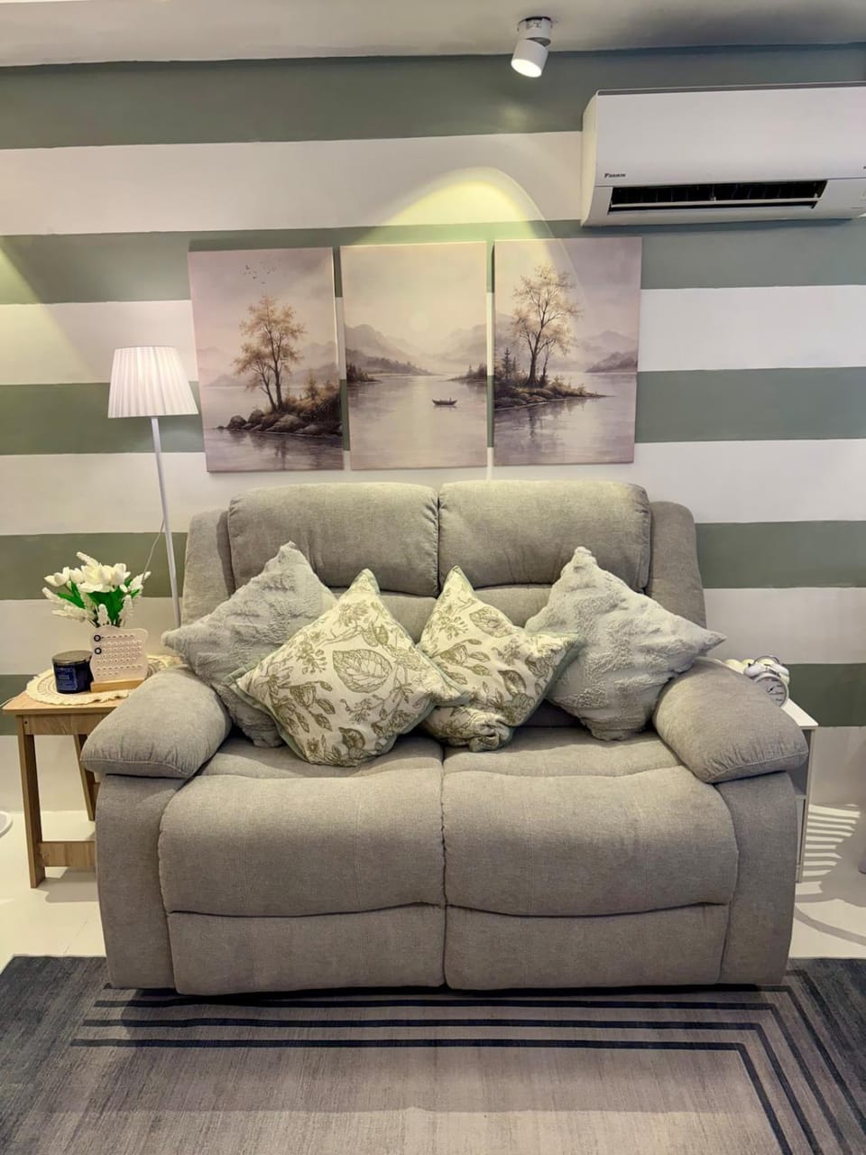 Snuggle's Nest Tanza Bed and Breakfast in Calabarzon