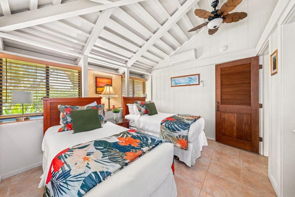 SUMMER SALE! Remodeled 2BR with AC & Pool Access - International Colony Club 34 House in Kaanapali