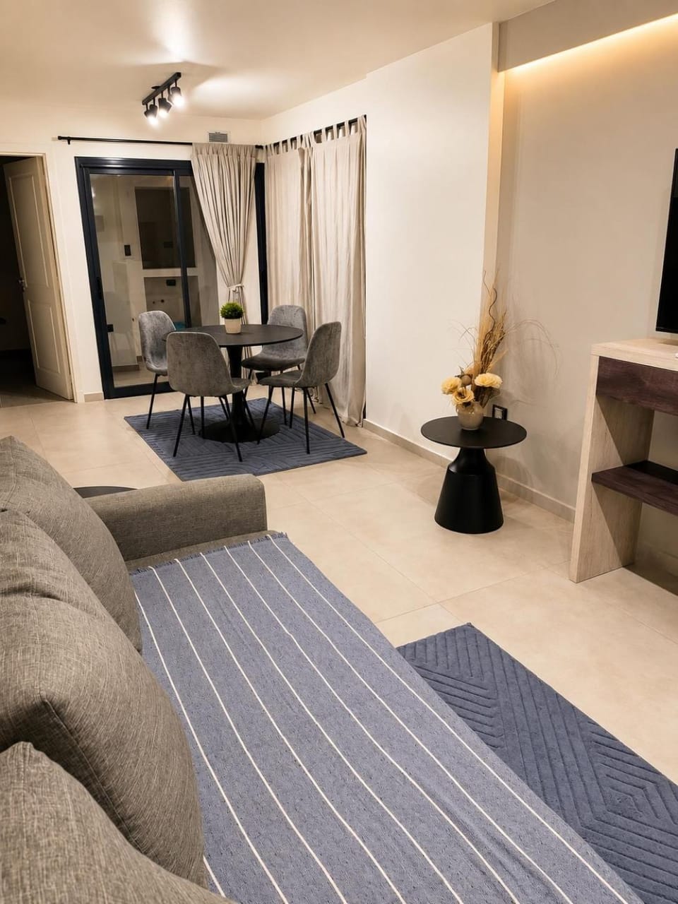 Departamento NVA CBA zona Oulton y S Allende con Pileta y Patio Apartment in Cordoba