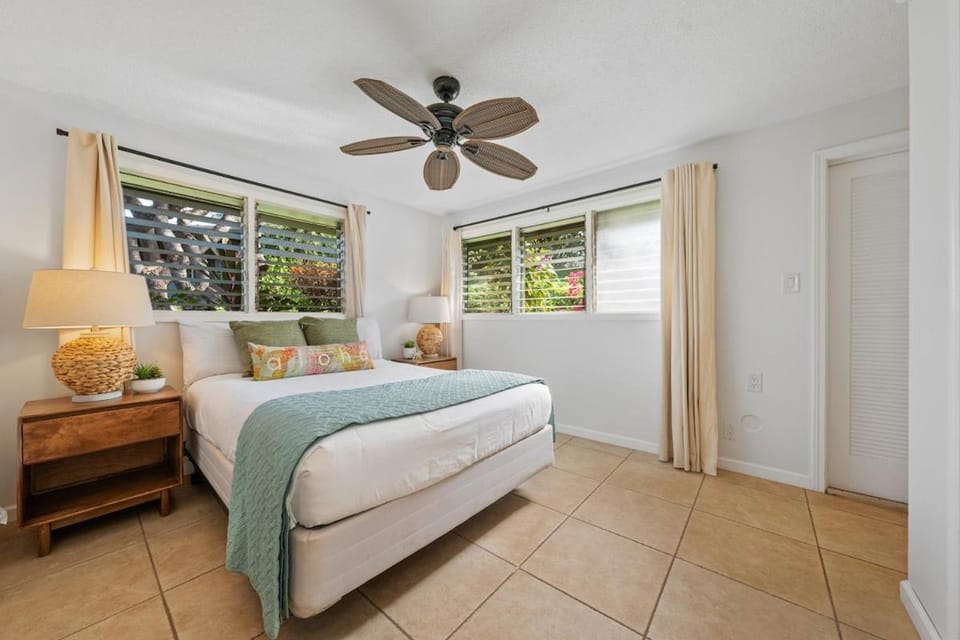 SUMMER SALE! Remodeled Hawaiian Cottage Near Beach w Pool - International Colony Club 37 House in Kaanapali