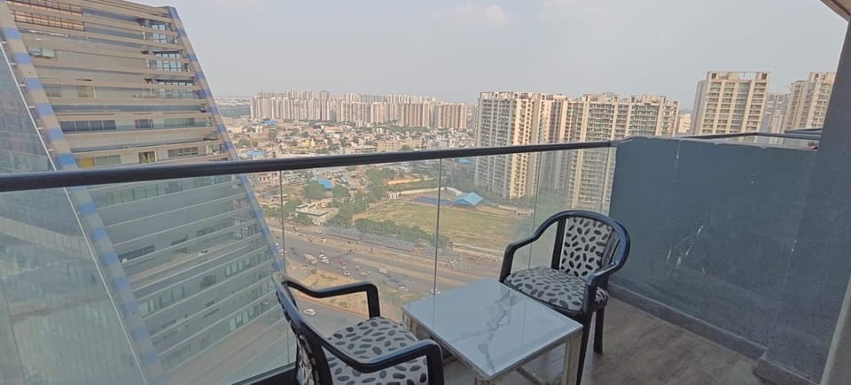 Serene luxury Hotel in Noida