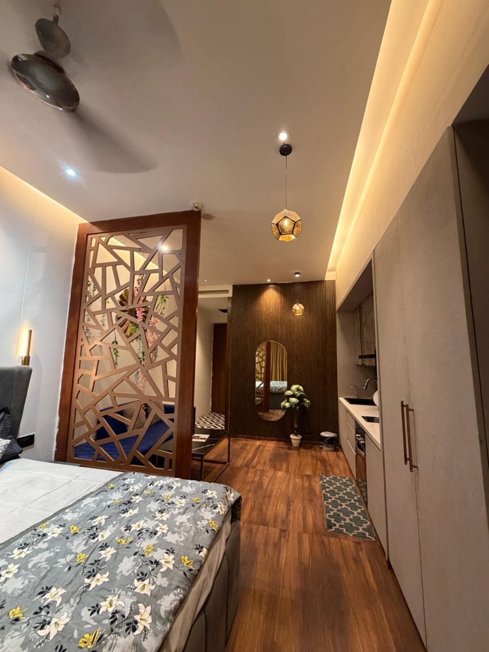 Serene luxury Hotel in Noida