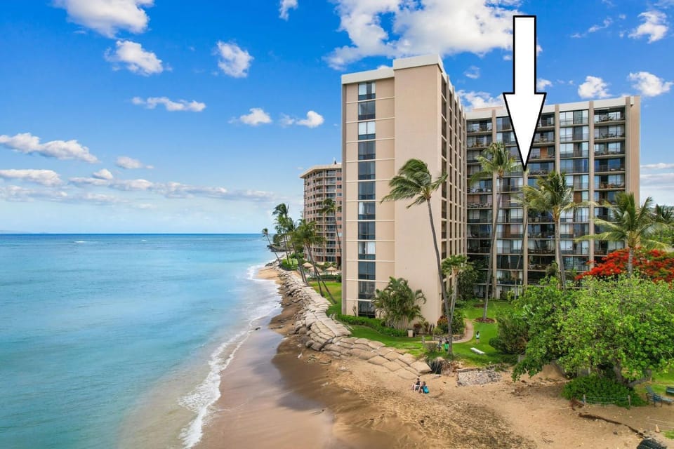 BeachFront 1BR w Sunset Ocean Views Pool -Valley Isle 902 House in Napili-Honokowai