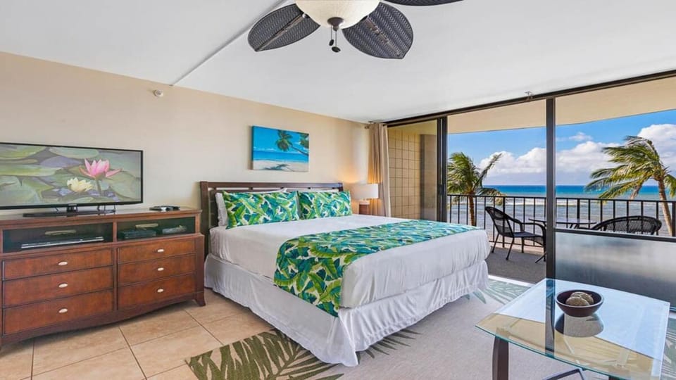 Direct BeachFront Studio w Pool-Valley Isle 407 House in Napili-Honokowai