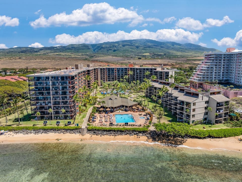 1BD Resort Condo w Garden, Pool & Partial Ocean Views from Private Lanai - Kaanapali Shores 746 House in Kaanapali