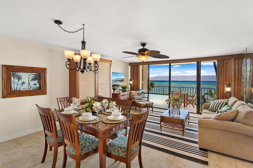 Remodeled Maui OceanFront 2BD w Ocean Views Valley Isle 208 House in Napili-Honokowai
