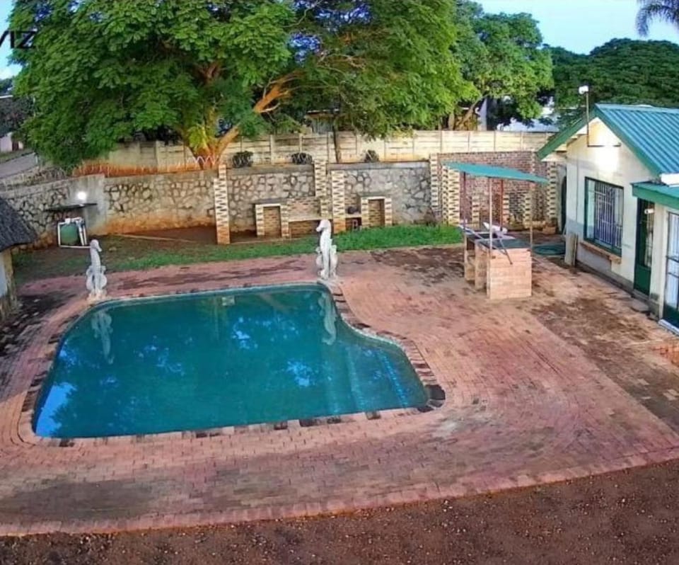Garden, Swimming pool