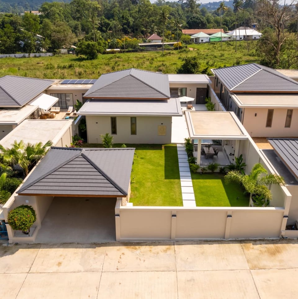 Property building, Spring, Day, Natural landscape, Garden, Garden view