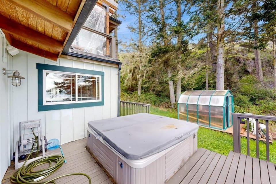 Pet Friendly Waterfront Escape with Fire Pit Hot Tub and Mountain Views on Lopez Island House in Lopez Island