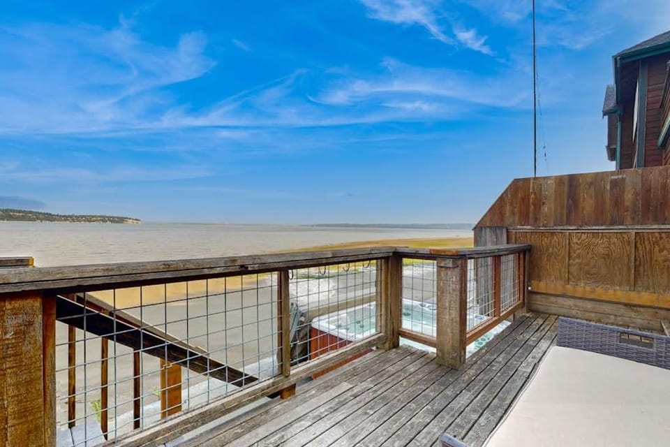 Beachfront Studio Retreat with Private Deck and Scenic Water Views House in Clinton