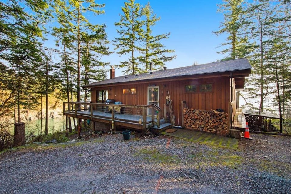 Rustic Waterfront Cabin in Eastsound with Private Beach Access and Ocean Views Cabin in Washington
