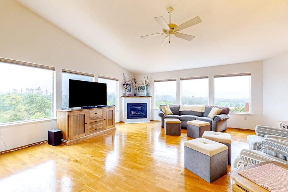 Peek-a-Boo Ocean View Home with InLaw Suite Fireplace & Outdoor Space House in Whidbey Island