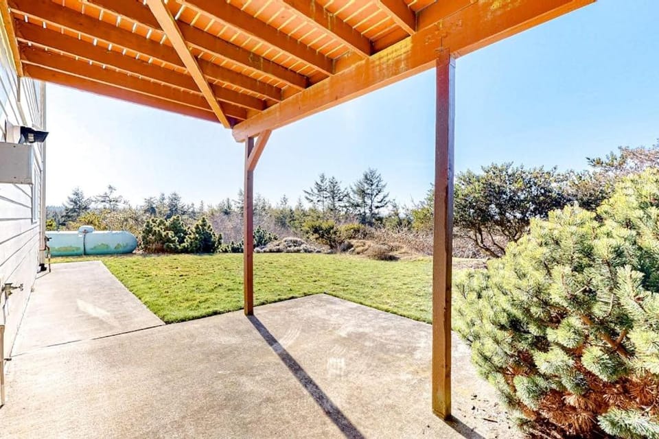 Peek-a-Boo Ocean View Home with InLaw Suite Fireplace & Outdoor Space House in Whidbey Island