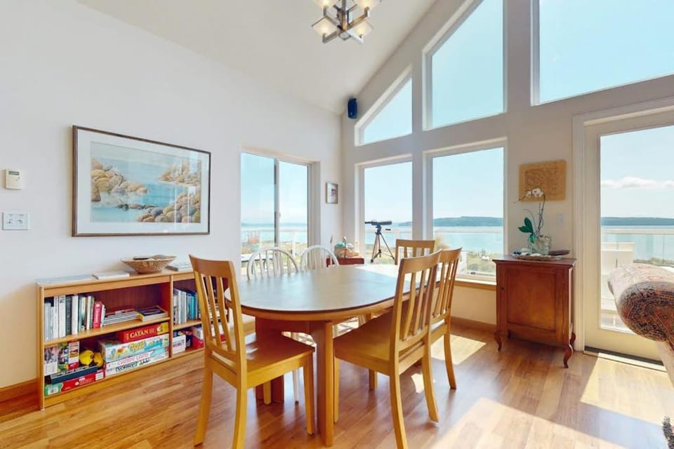 Eastside Beachside Entire Home House in Greenbank