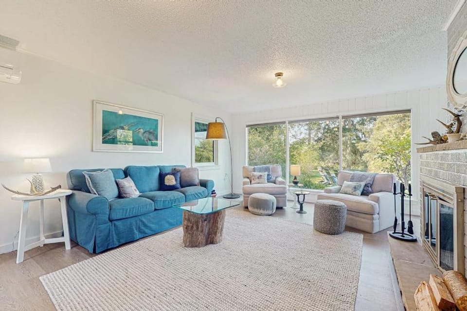 Pet Friendly Home near Robinson Beach with Expansive Garden and Ocean Views House in Freeland