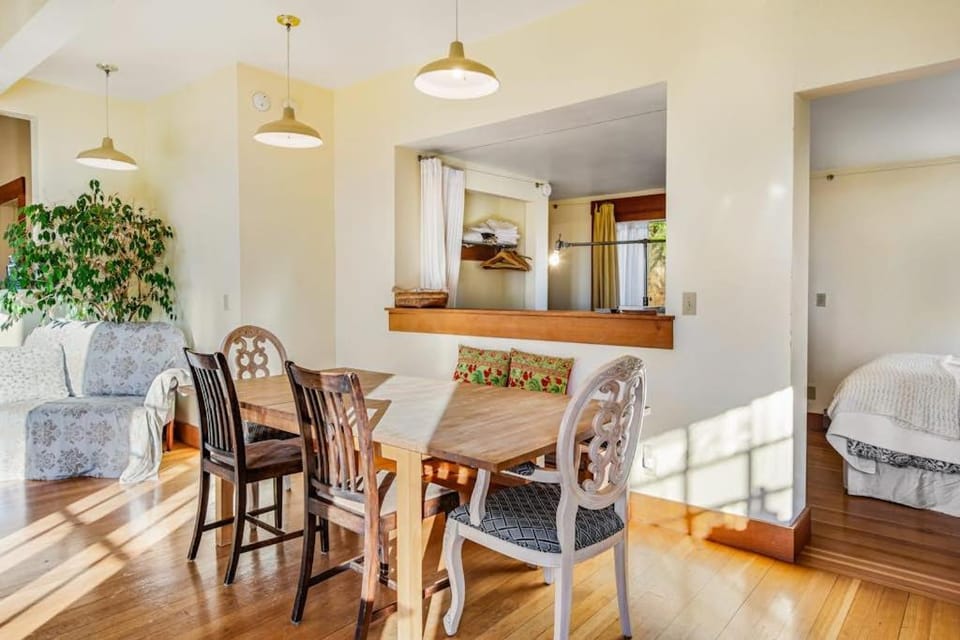 Classic Farmhouse with Front Porch and Sunset Views near Town House in Lopez Island