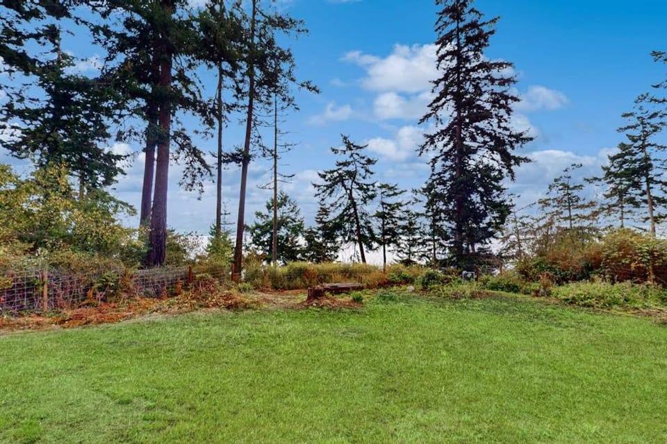 Stunning Saratoga Passage Waterfront Home with Sunrise Views and Private Deck House in Camano Island