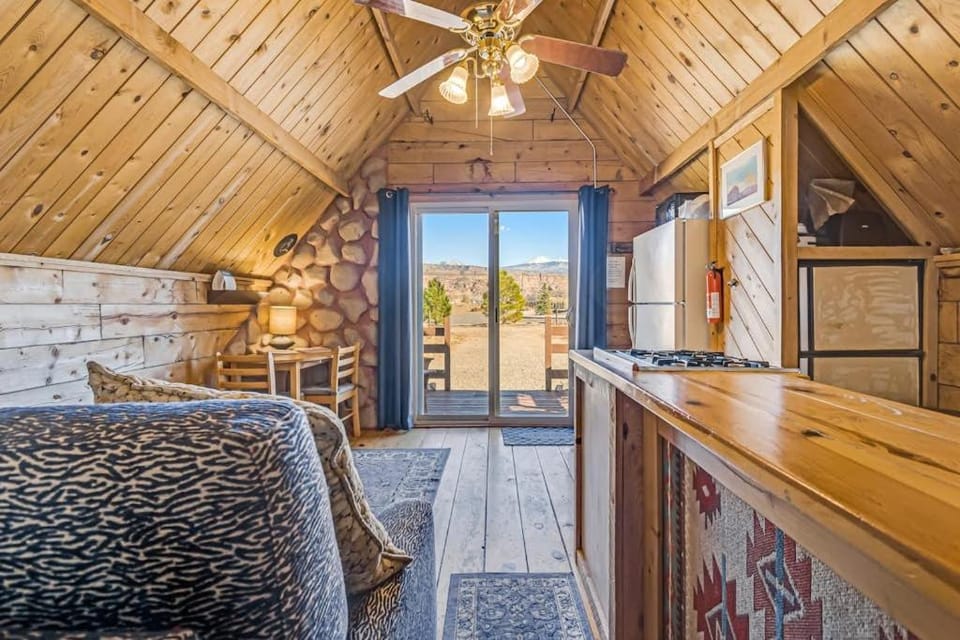Sunny Acres Cabin Cabin in Spanish Valley