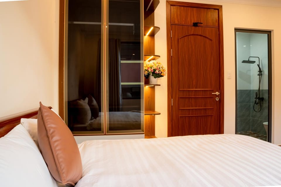 Shower, Bathroom, Photo of the whole room, Bedroom, wardrobe