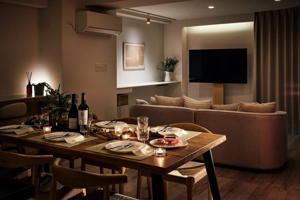 TV and multimedia, Living room, Dining area, air conditioner