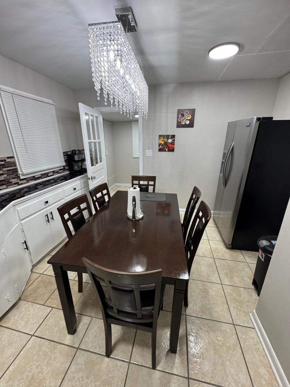 Modern 2BR Retreat 85 TV Ultra Comfy king Beds House in Winston-Salem