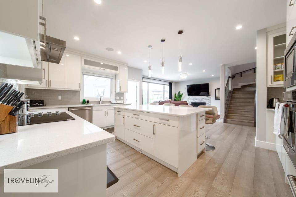 Kitchen or kitchenette, Living room
