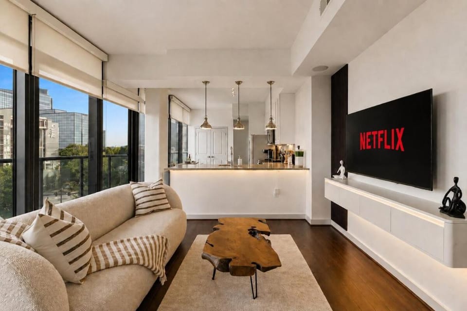 Buckhead Luxury 1BR - Lenox City View Apartment in Buckhead