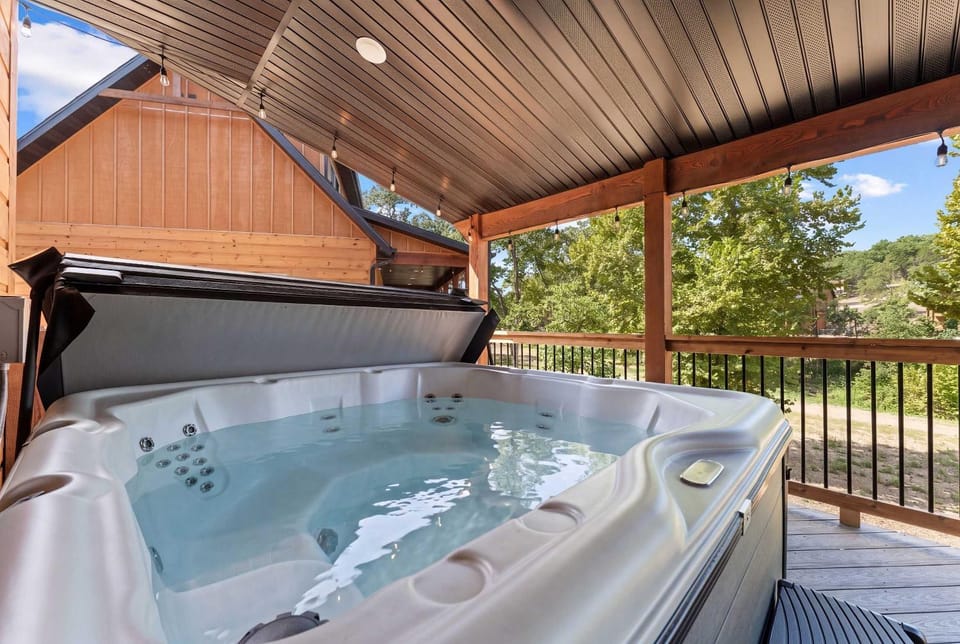 Creekside Cabin Cozy Stay Cabin in Ridgedale