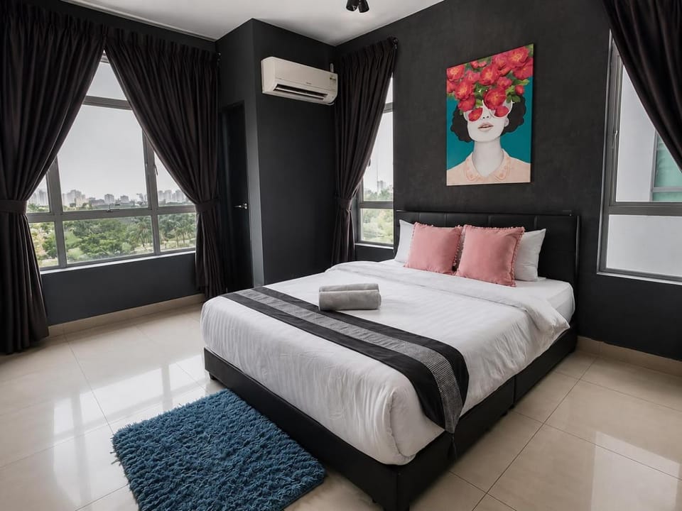 Bed, Bedroom, towels, air conditioner