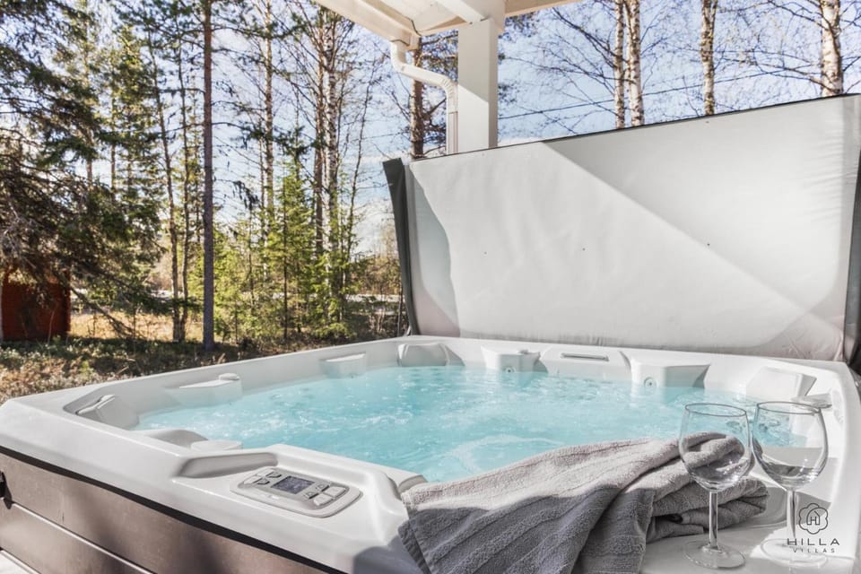 Aurora Halo Polaris Suite House in Lapland
