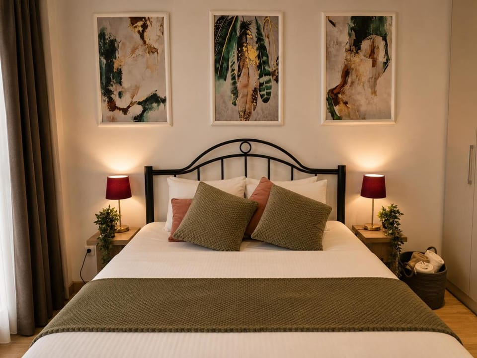 Bed, Photo of the whole room, Bedroom