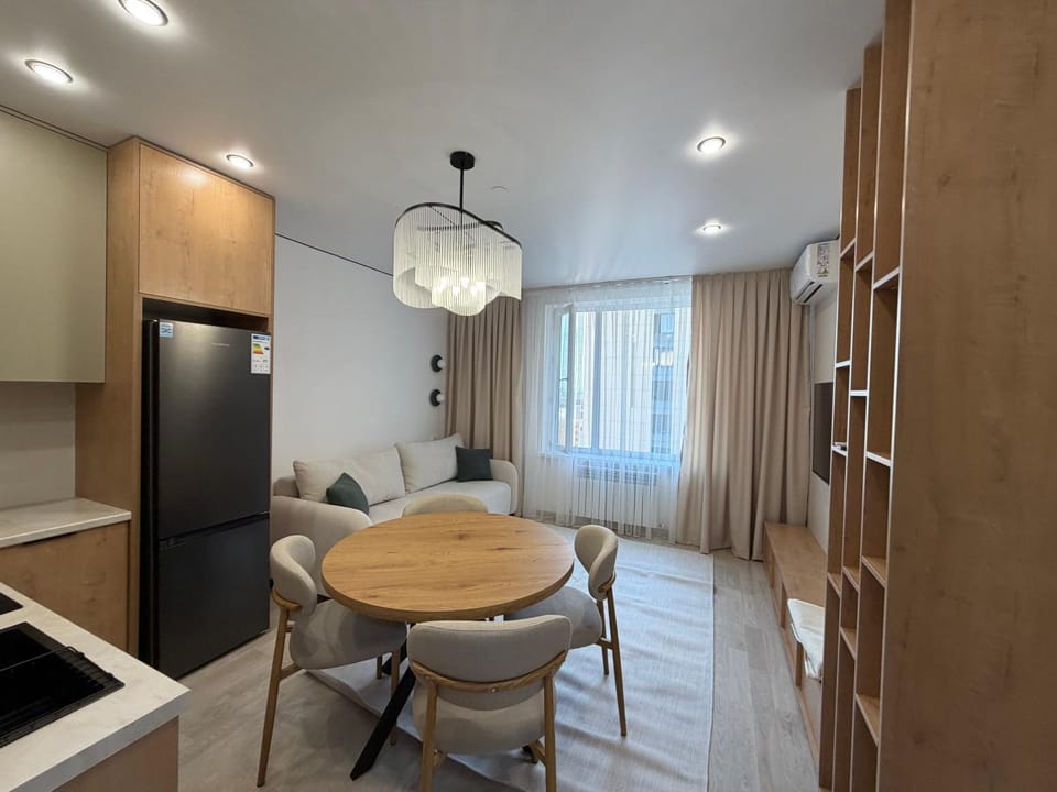 Kitchen or kitchenette, Living room, Seating area, Dining area, oven