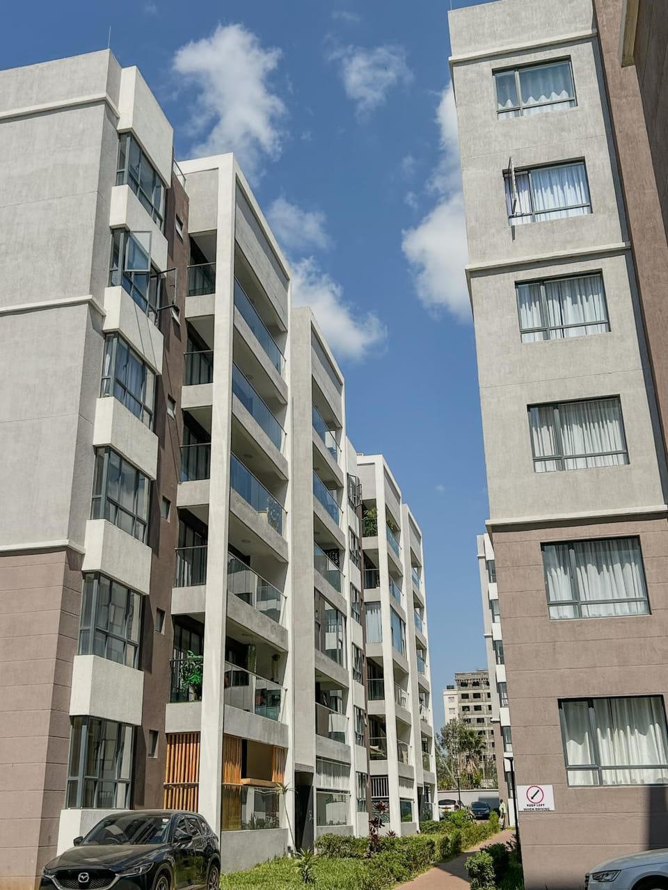 Property building, Day, Neighbourhood