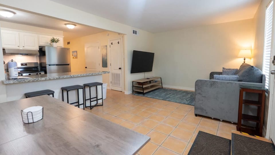 2BR Ground Floor, Sleeps 8, Pets ok - SPI apts Apartment in South Padre Island