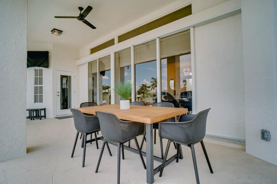 Heated Pool • Private Dock • Gulf Access • 4BR • Sleeps 8 House in Cape Coral
