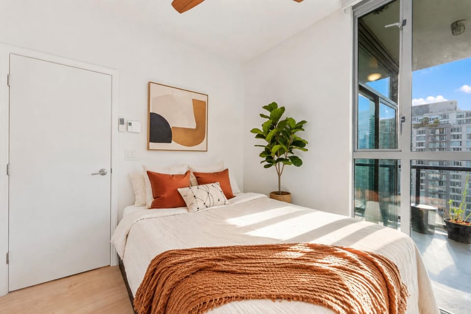 Luxury 2 Bedroom in the Heart of the City Apartment in Vancouver