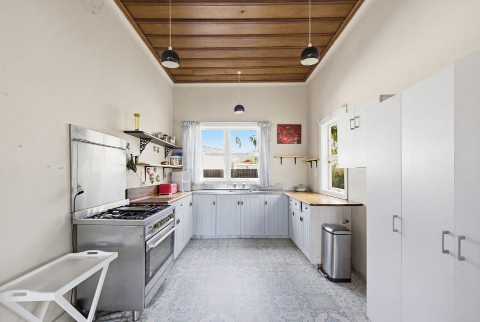The Old Villa Riwaka House in Tasman District, Tasman, New Zealand