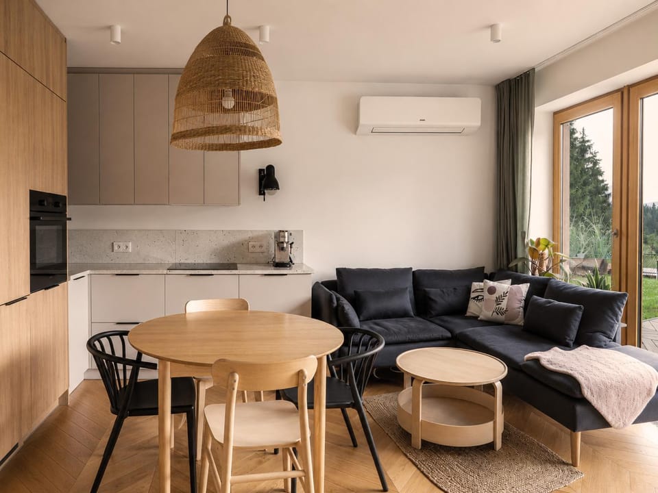 Kitchen or kitchenette, Living room