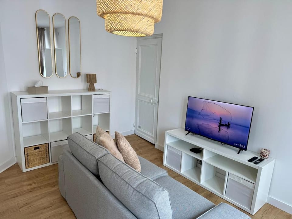 Communal lounge/ TV room, TV and multimedia, Living room