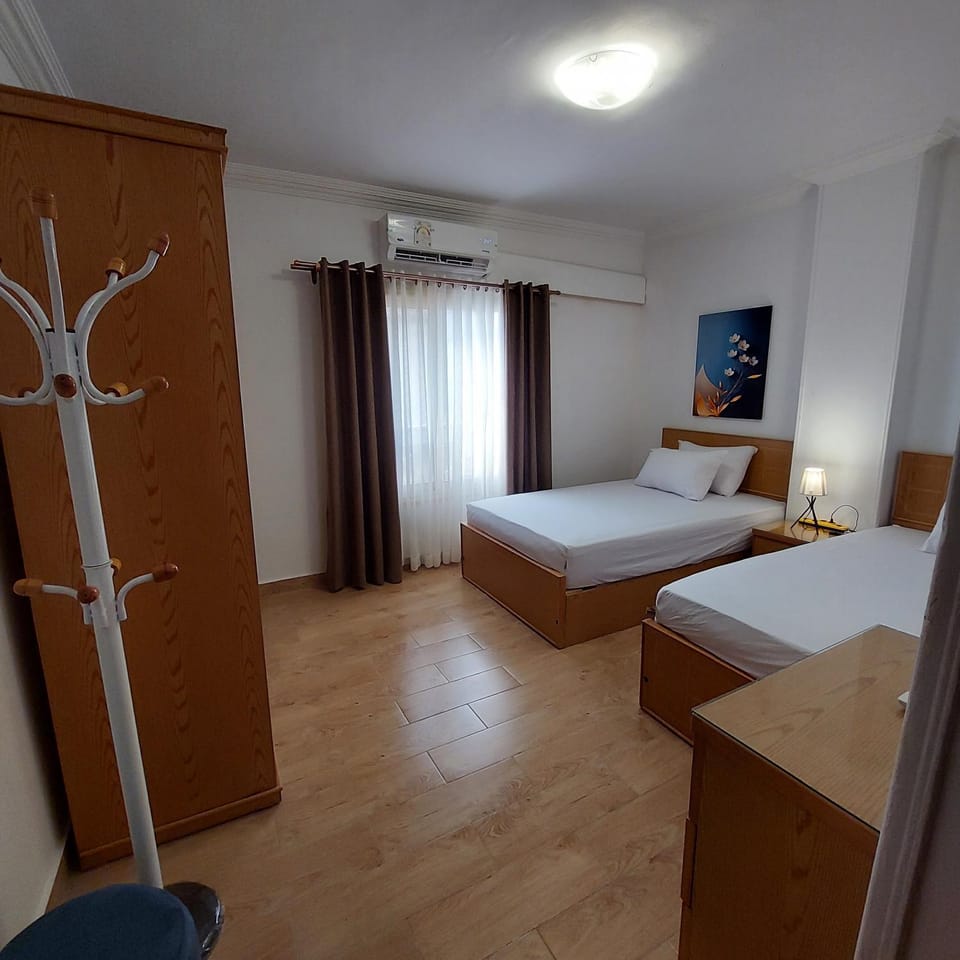 Photo of the whole room, Bedroom