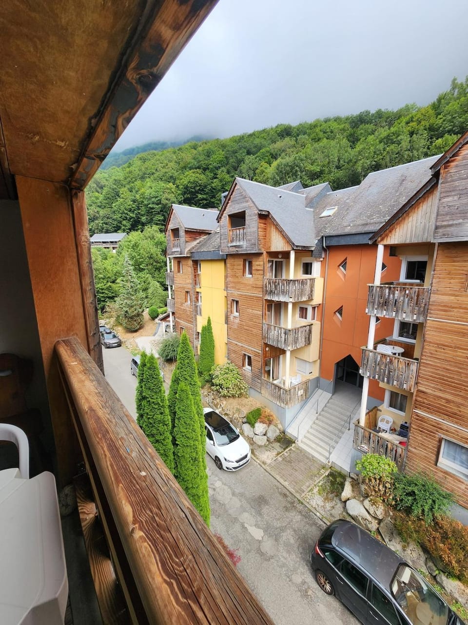studio avec parking, piscine, proche télécabine Cabin in Cauterets