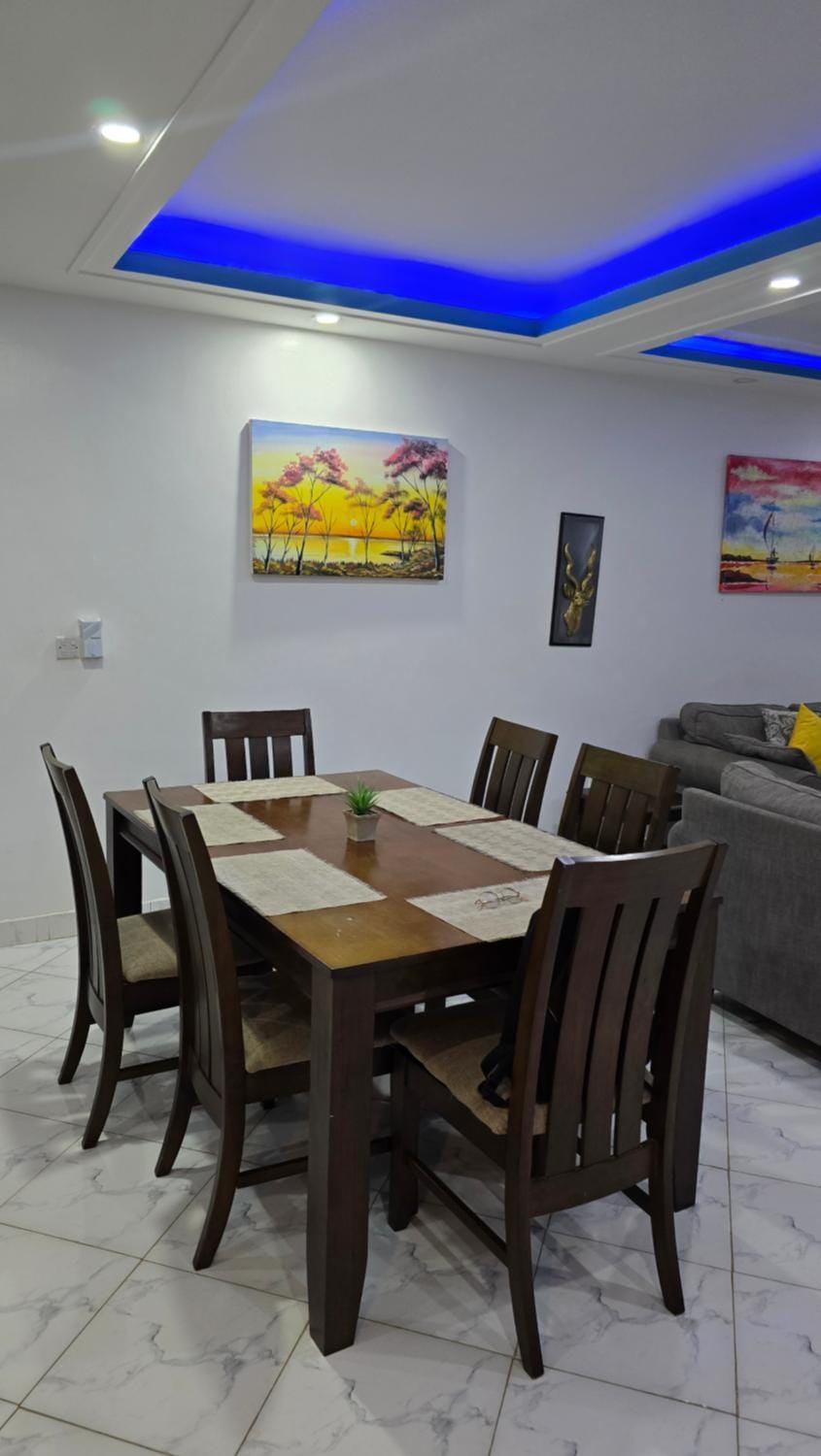Living room, Dining area