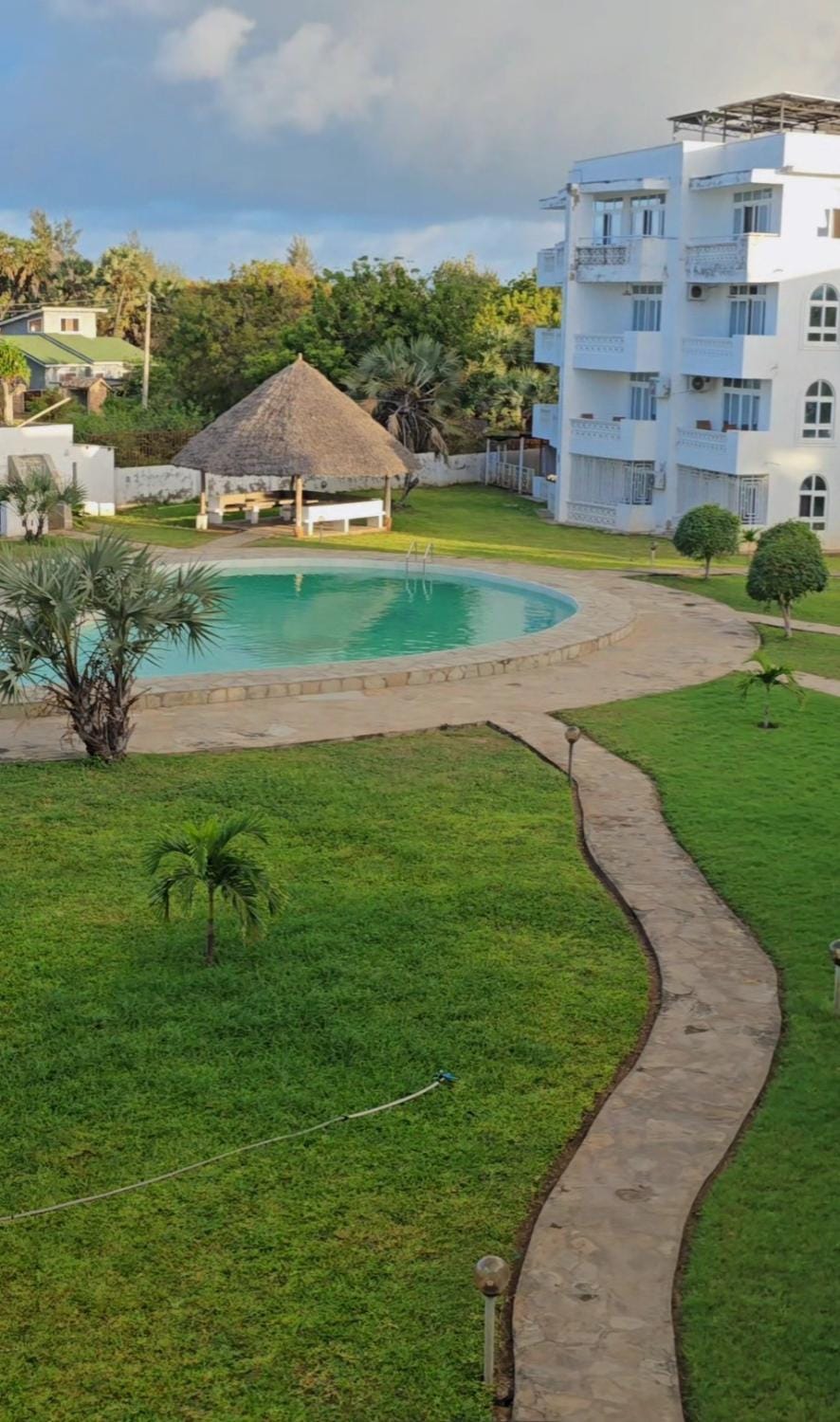 Property building, Garden, Garden view, Pool view, Swimming pool