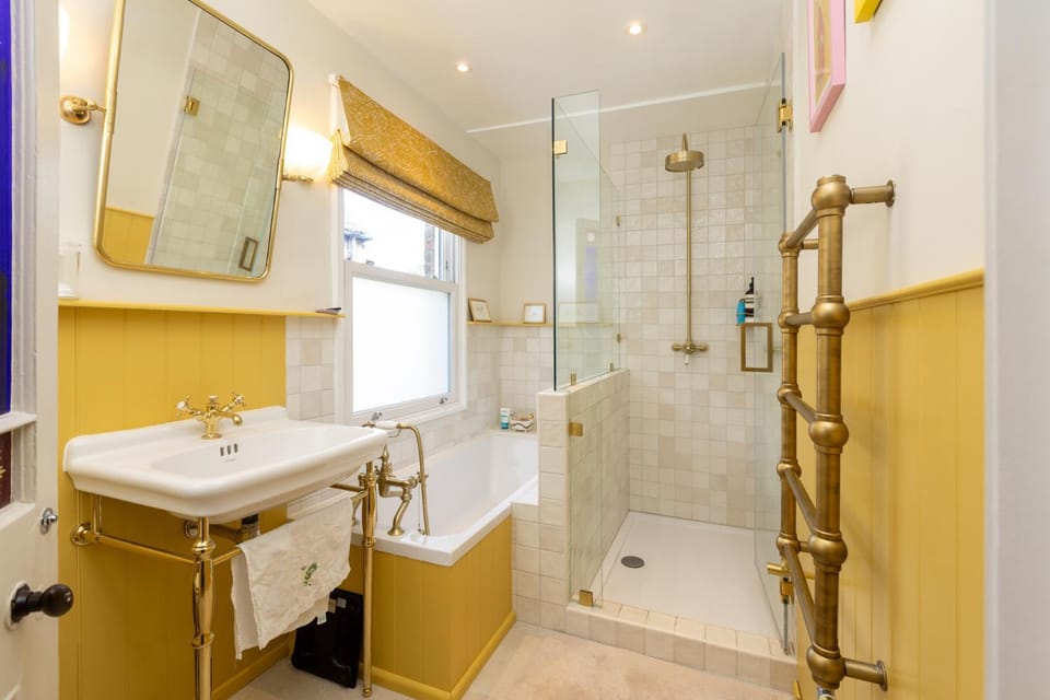 Stylish 3BDR 2BA House with Garden in East Dulwich House in London Borough of Southwark