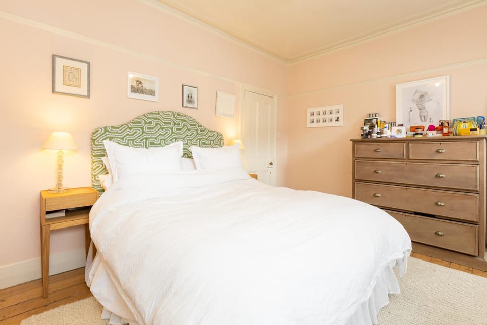 Stylish 3BDR 2BA House with Garden in East Dulwich House in London Borough of Southwark