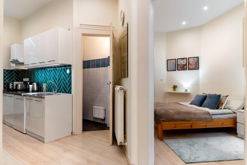 Bed, Kitchen or kitchenette