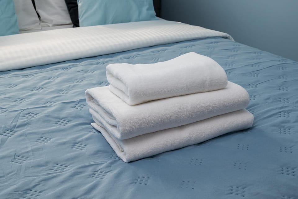 Bed, Photo of the whole room, Bedroom, towels