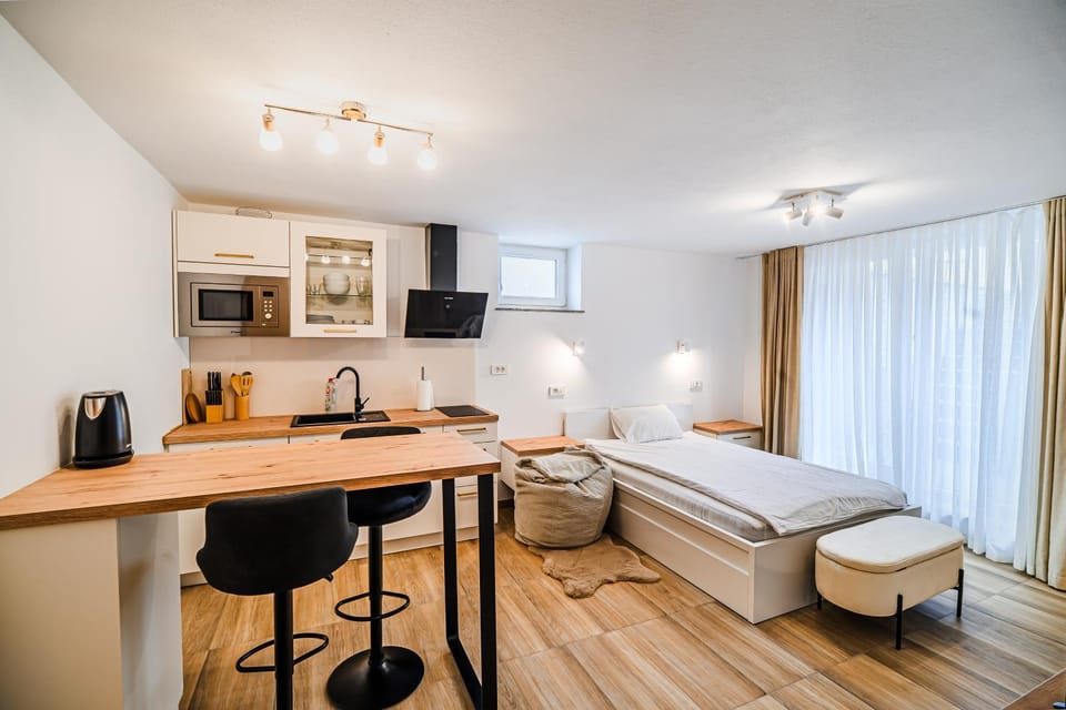 Bed, Kitchen or kitchenette, Photo of the whole room, Dining area