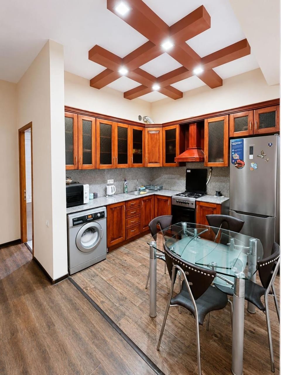 Kitchen or kitchenette, Dining area, oven, washing machine