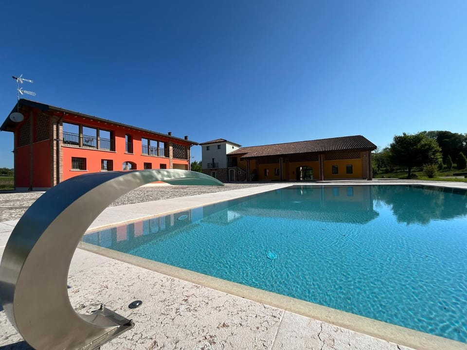 Swimming pool, Swimming pool